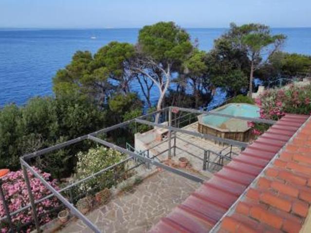 Villa Indipendente in vendita a Rio, Toscana