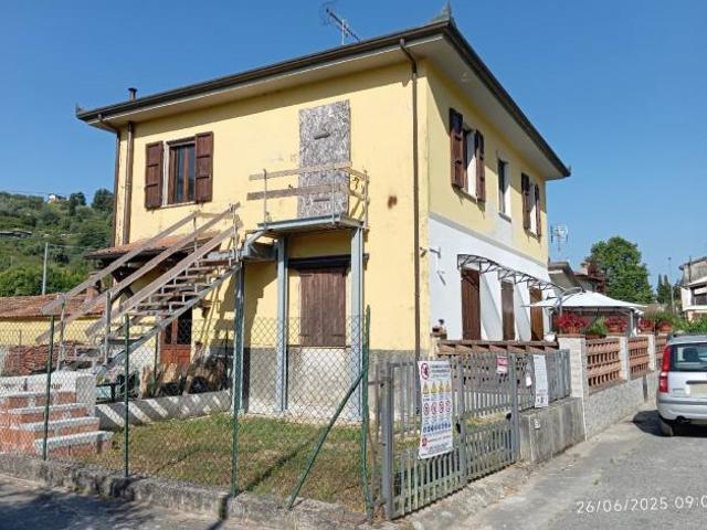 Appartamento in vendita a Camaiore, Toscana