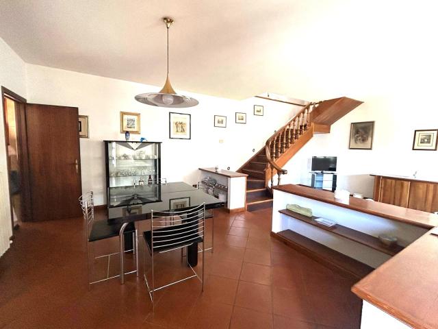 Appartamento in affitto a Palazzo Del Pero, Toscana