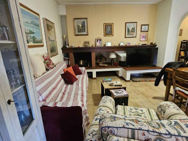Appartamento in vendita a Camaiore, Toscana
