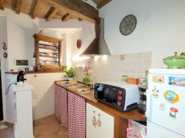 Appartamento in vendita a Bivio Di Ravi, Toscana