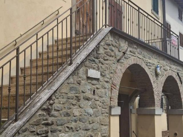 Appartamento in vendita a Ortignano, Toscana