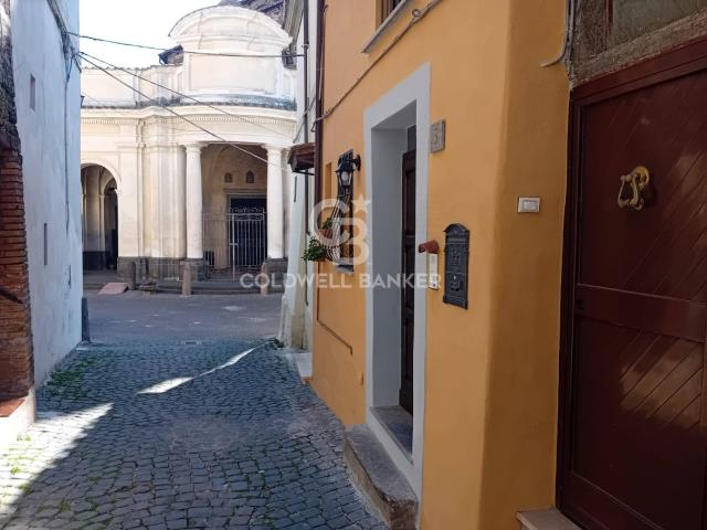 Appartamento in vendita a Sutri, Lazio