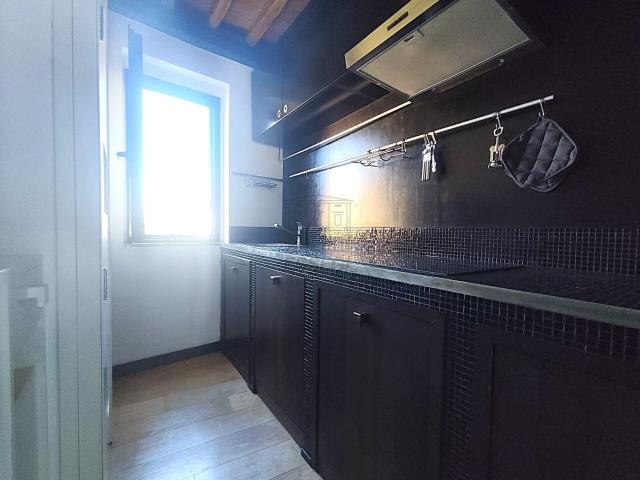 Appartamento in affitto a Centro Direzionale, Prato
