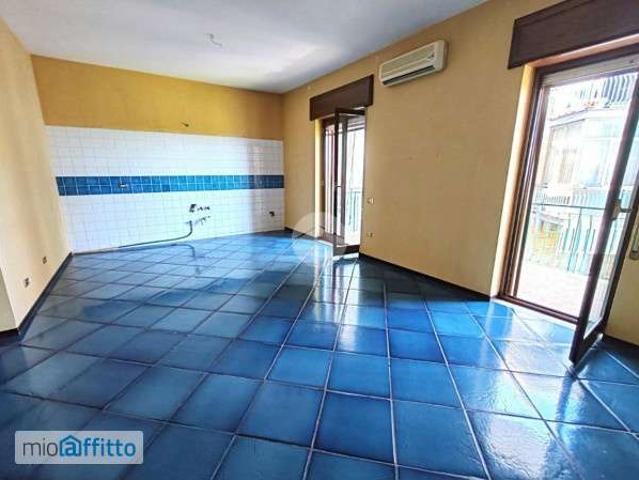 Appartamento in affitto a Paratina, Campania