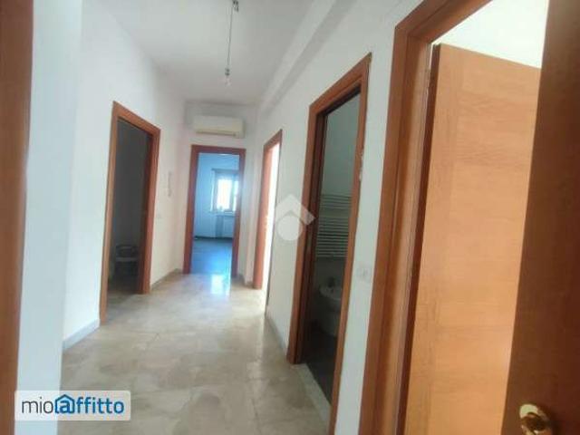 Appartamento in affitto a Municipalità 3, Campania