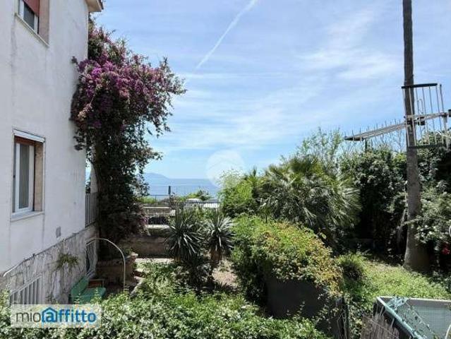 Appartamento in affitto a Coroglio, Campania