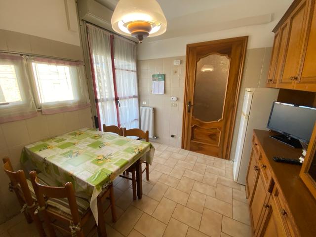 Appartamento in affitto a Centro Est, Serra Riccò