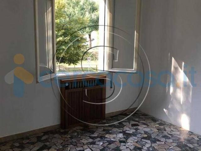 Appartamento in affitto a Centro Direzionale, Prato