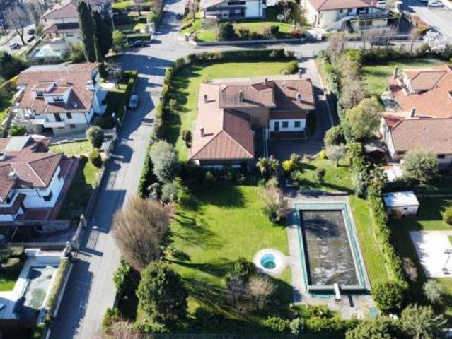 Appartamento in vendita a Rovato, Lombardia