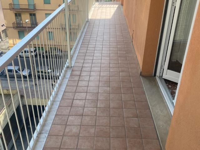 Appartamento in affitto a Centro Est, Serra Riccò