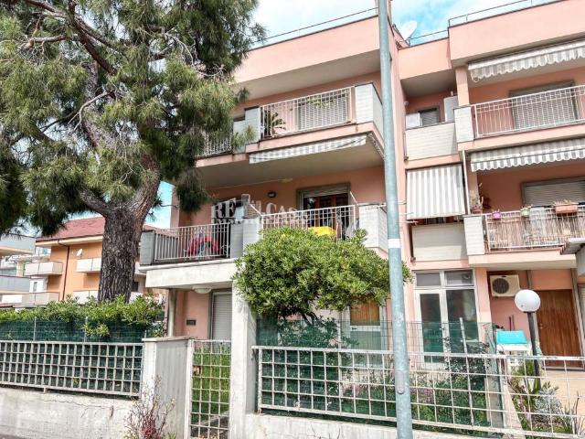 Appartamento in affitto a Sentina, Marche