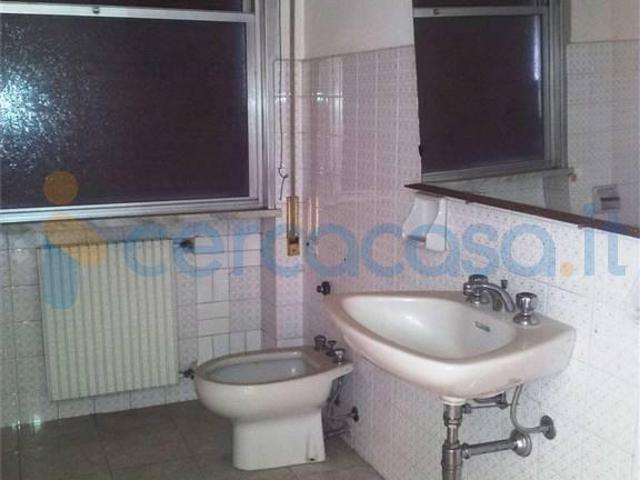 Appartamento in affitto a Centro Direzionale, Prato