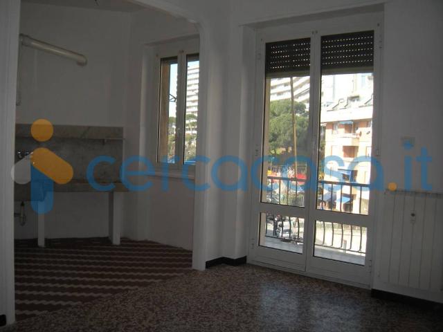 Appartamento in affitto a Centro Est, Serra Riccò