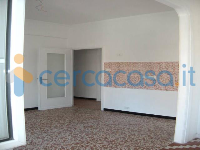 Appartamento in affitto a Centro Est, Serra Riccò