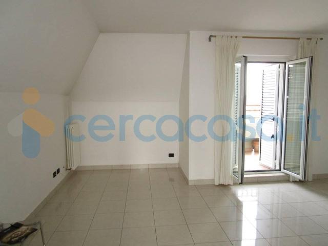 Appartamento in affitto a Centro storico, Marche