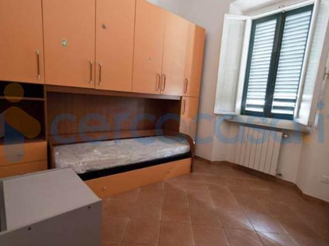 Appartamento in affitto a Via Cairoli, Livorno