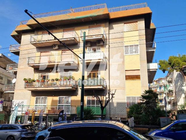 Appartamento in affitto a Portici, Campania