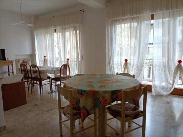 Appartamento in affitto a Marche, Macerata