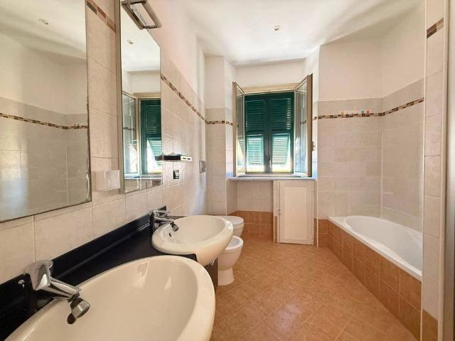 Appartamento in affitto a Imperia, Liguria
