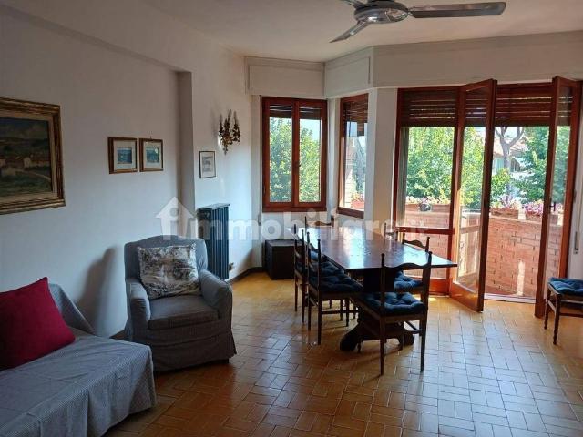 Appartamento in affitto a Vittoria Apuana, Forte Dei Marmi
