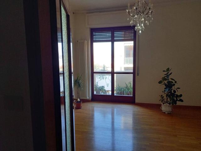 Appartamento in affitto a Ospiate, Bollate