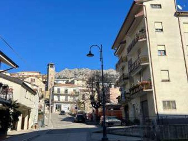 Villa Indipendente in affitto a Marsicovetere, Basilicata