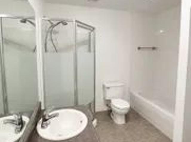 Apartment for rent in Saint-lambert, Quebec