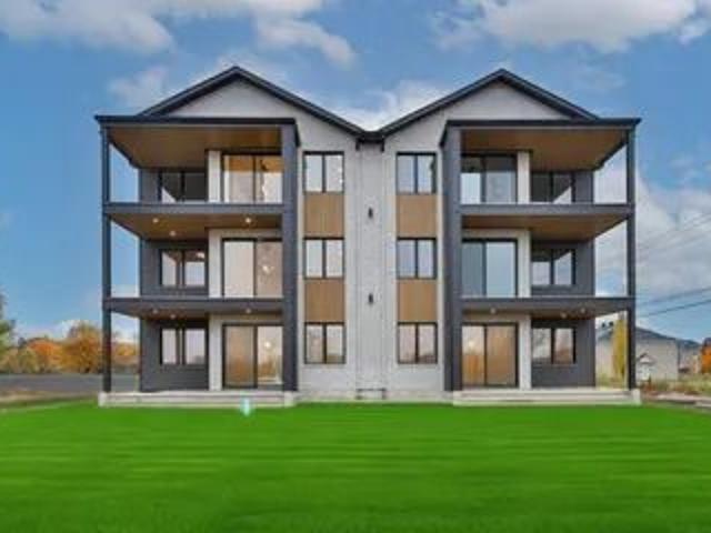 Apartment for rent in Pierre-de Saurel, Quebec