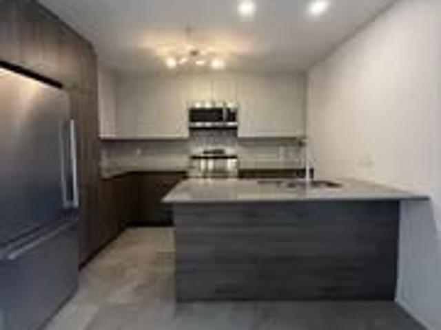 Apartment for rent in Pointe-claire, Quebec