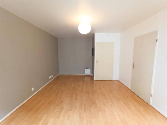 Studio location à Quartier Centre Ville, Reims