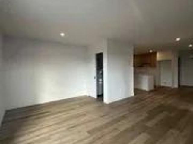 Apartment for rent in Pierre-de Saurel, Quebec