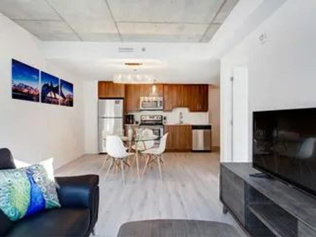 Apartment for rent in Quartier des Spectacles, Montréal