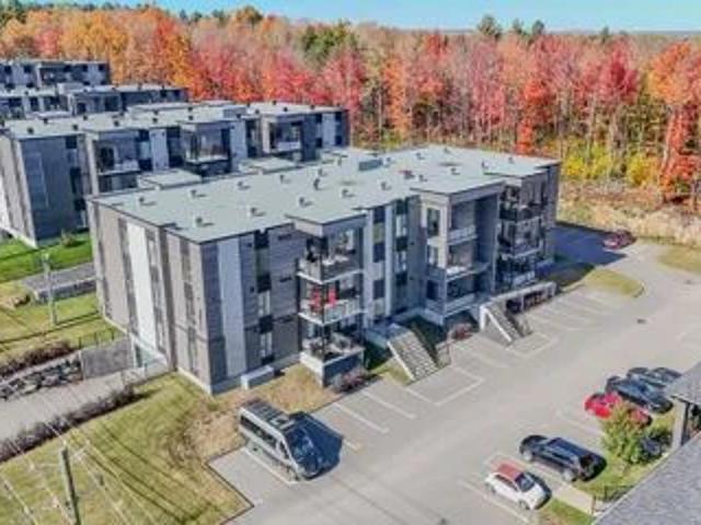 Apartment for rent in Jacques-cartier, Quebec