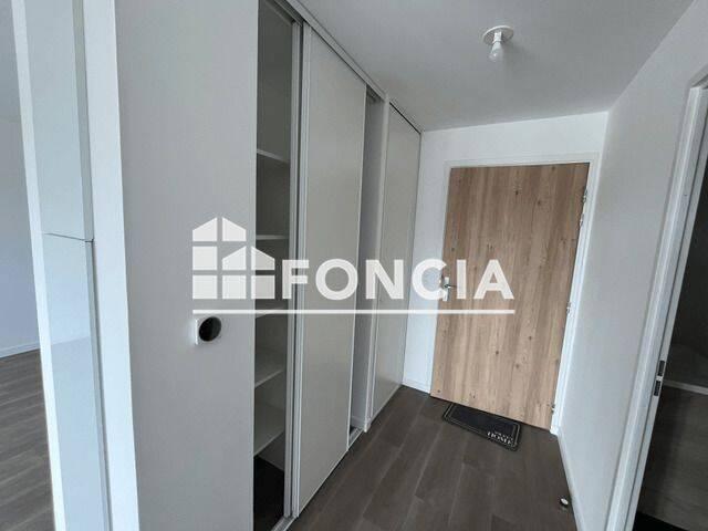 Appartement location à Gare-Senelle-Pont de Paris, Laval