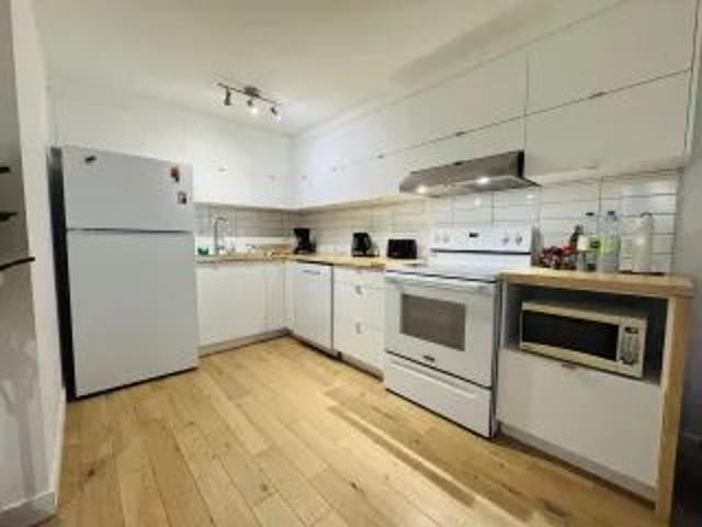 Apartment for rent in Saint-Mathieu, Québec