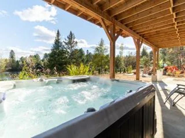 Apartment for rent in Saint-calixte, Quebec