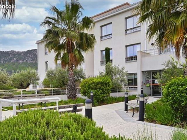 Appartement vente à Arrondissement de Toulon, Le Revest-les-eaux