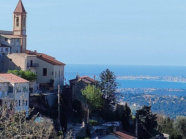 Studio location à Aspremont, Alpes-Maritimes