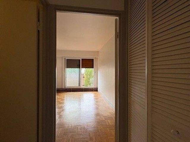 Studio location à Paris 18e Arrondissement, Paris