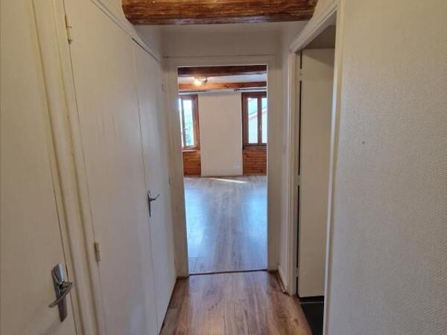 Appartement location à Riom, Pessat-villeneuve