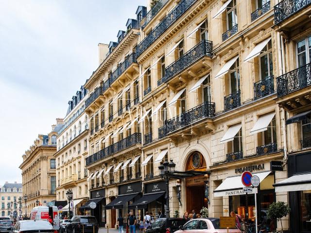 Appartement vente à Paris 1er Arrondissement, Paris