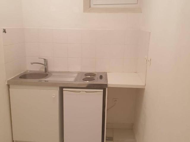 Studio location à Paris 18e Arrondissement, Paris