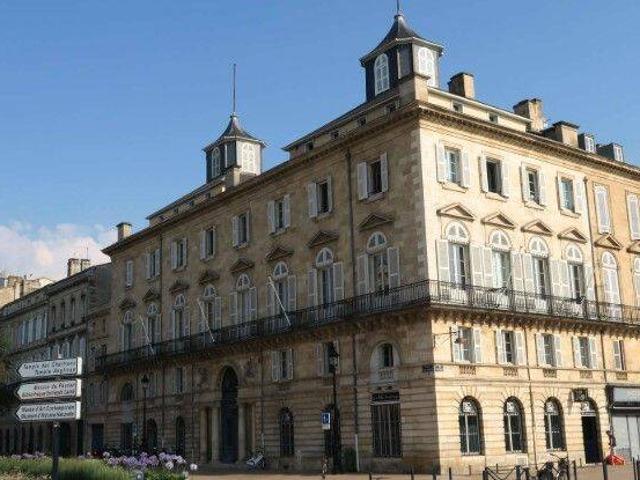 Studio location à Bordeaux, Port de la Lune, Bordeaux