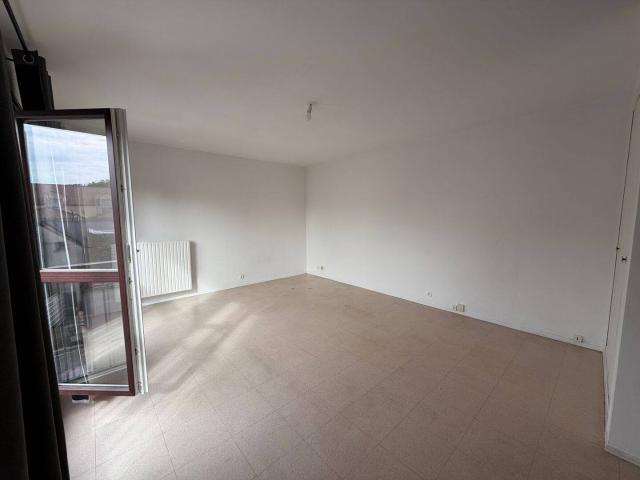 Studio location à Crosne, Essonne