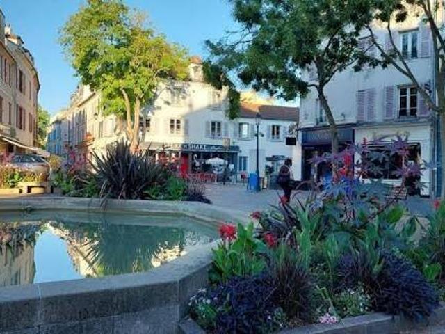 Studio location à Village Centre-ville, Rueil-Malmaison