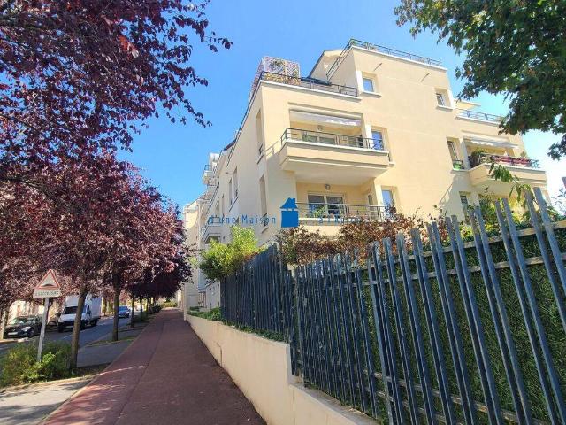 Studio location à Maisons-Laffitte, Yvelines