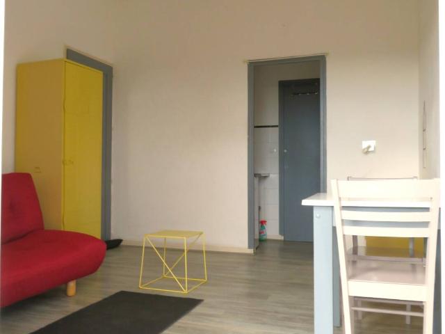 Studio location à Garrigues, Garrigues-Sainte-Eulalie