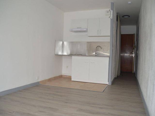 Studio location à Les Sablons, Grigny