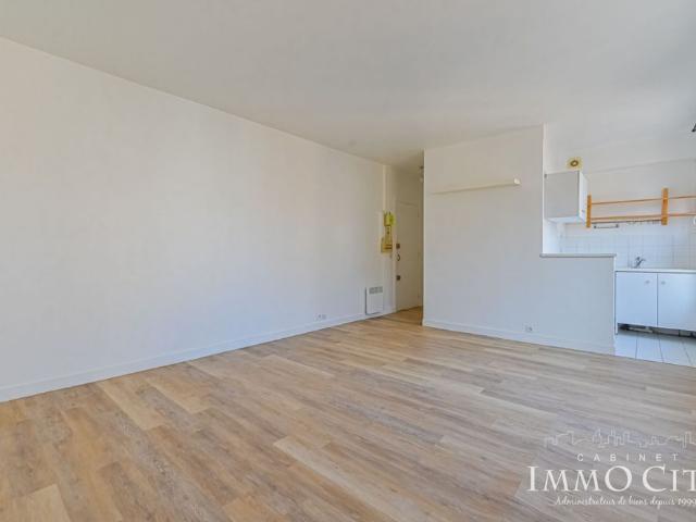 Studio location à Nanterre, Clichy